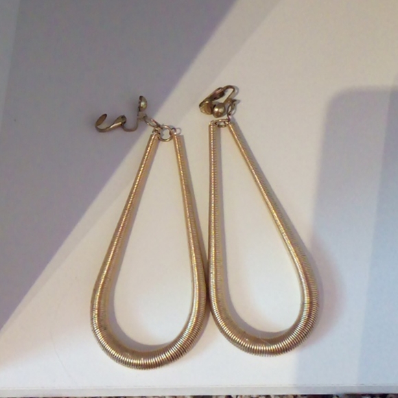 Earrings - Picture 2 of 4